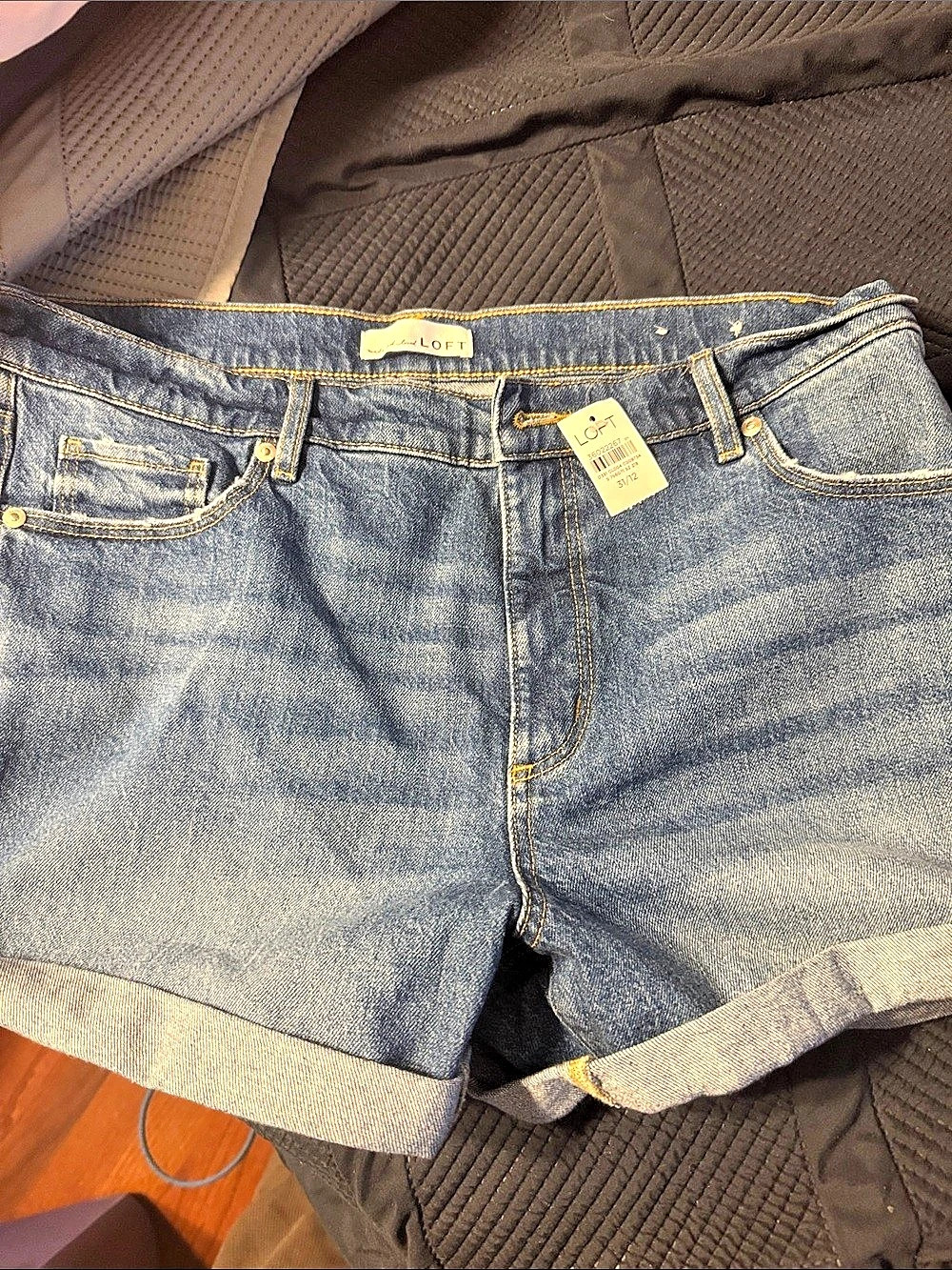 LOFT Denim Shorts in Blue Size 31/2 NWT